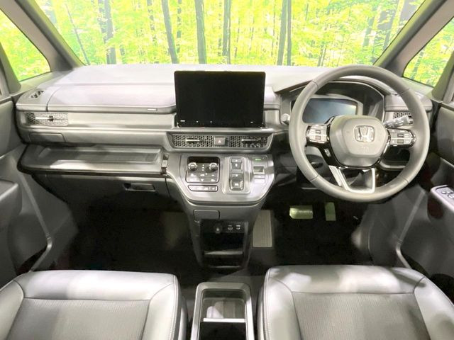 ステップワゴン2.0 e:HEV スパーダ