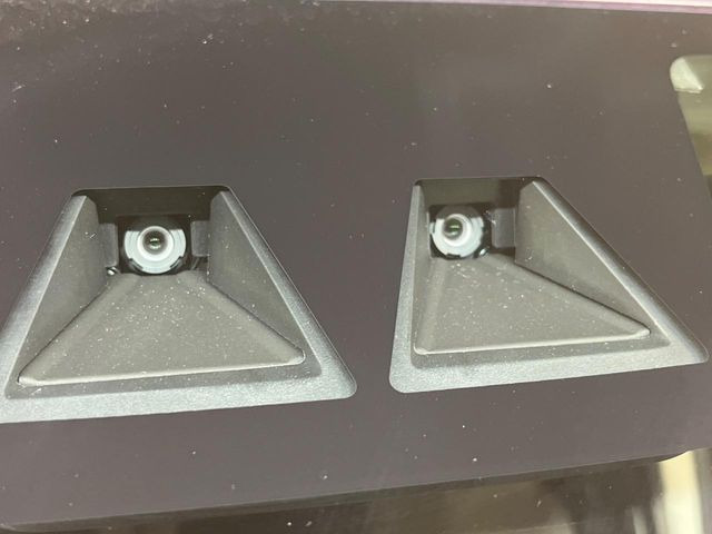 【スマートアシスト】走行中に前方の車両等を認識し、衝突しそうな時は警報とブレーキで衝突回避と被害軽減をアシスト。より安全にドライブをお楽しみいただけます。