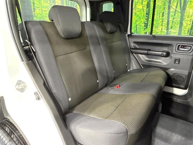 ���i���ȃI���W�i���t���A�}�b�g���I�v�V�����ɂĂ��p�ӂ��Ă���܂��B���D���ȃf�U�C����J���[�����Ԃɍ��킹�đI��ł����������Ƃ��ł��܂���