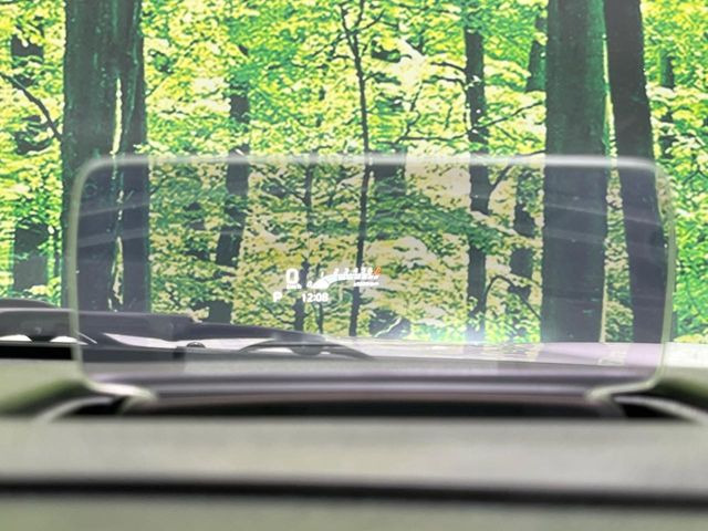 �y�w�b�h�A�b�v�f�B�X�v���C�z���݂̑��x�⑖�s�����f�W�^���\���ŉ^�]�ȑO���̃K���X�ɓ��e!�^�]���A�ڐ������炳���K�v�ȏ����m�F�ł���̂łƂ��Ă��֗��ň��S!