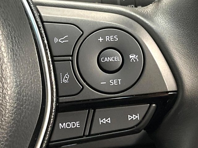 【レーダークルーズコントロール】高速道路での長距離走行が楽に!!自動で速度を保つクルーズコントロールが、衝突軽減システムと連携し、前方の車両を感知して車間を保つように速度調節してくれます!!