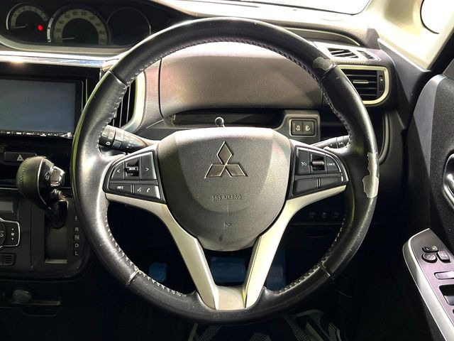 �y�����v�����X�e�A�����O�z�㎿�Ȋv���g�p���邱�ƂŁA��ɂ����������݂ƂĂ��^�]���₷���n���h���ł���