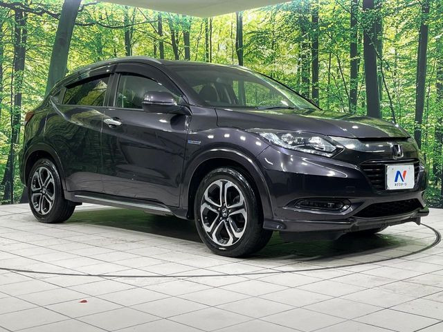 高透明度のガラス皮膜で撥水はもちろん、上質なツヤ・光沢を実現。紫外線や酸性雨から大切な愛車を保護し、色あせ・劣化を防止。「弾スプラッシュコート」、「弾プリミッサコート」からお選びいただけます。