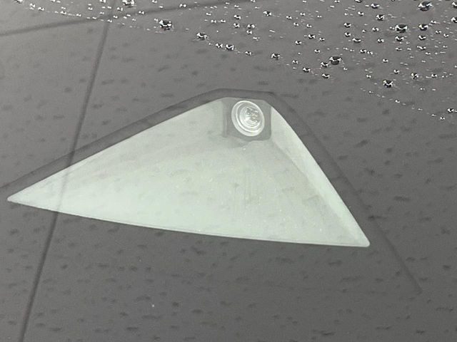 �y�C���e���W�F���g�G�}�[�W�F���V�[�u���[�L�z�t�����g�J�����őO���̎ԗ�����s�҂����m�B�Փ˂������Ȏ��͏Փ˔�Q�y���u���[�L���쓮�A�Փˉ�����T�|�[�g�B�����S�Ƀh���C�u�����y���݂��������܂��B