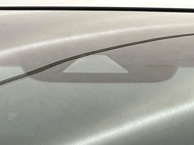 【トヨタセーフティセンス】走行中に前方の車両等を認識し、衝突しそうな時は警報とブレーキで衝突回避と被害軽減をアシスト。より安全にドライブをお楽しみいただけます。