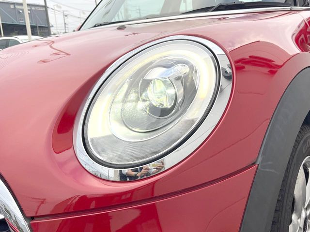 ��LED�w�b�h���C�g:��ԑ��s�����ǍD�Ȏ��E���m�ۂ����S���ĉ^�]�ł��鍂�P�xLED�w�b�h���C�g�𑕔�!�_�����x�������A����d�͂��}�����Ă��܂��B