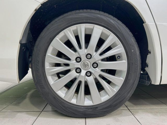 �y����18�C���`�A���~�z�C�[���z�O�ςɃ}�b�`���������A���~�z�C�[���𑕒����Ă���܂��B�e��ЊO�A���~�z�C�[����A�X�^�b�h���X�^�C�����戵�����Ă���܂��B���񂲑��k����������