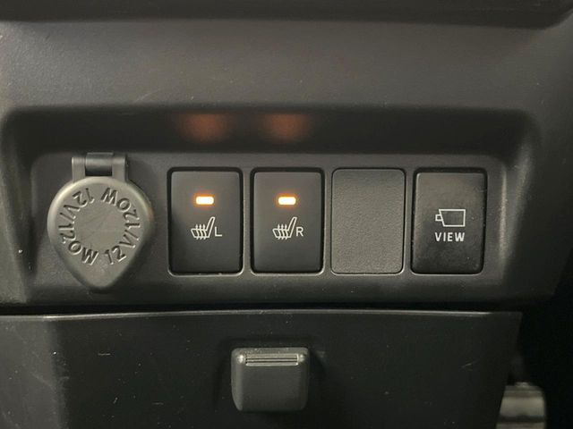 【シートヒーター】寒い日に重宝するシートヒーター!エアコンより早く温まってくれるので寒がりの人も安心ですね♪エアコンの温風は乾燥するから苦手、という方にもをおすすめです。