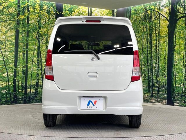 安心の最長10年・走行無制限保証(有償)をご用意。保証内容も充実はもちろん、無料点検&オイル交換や、年中無休の全国・24時間ロードサービスも付帯されておりますのでご安心下さい。