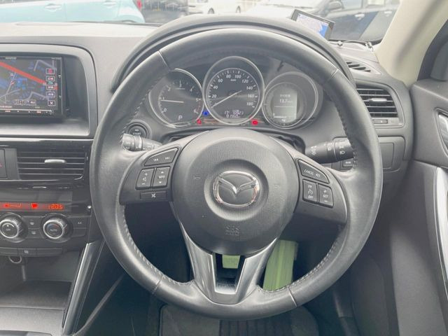 �y�����v�����X�e�A�����O�z�㎿�Ȋv���g�p���邱�ƂŁA��ɂ����������݂ƂĂ��^�]���₷���n���h���ł���