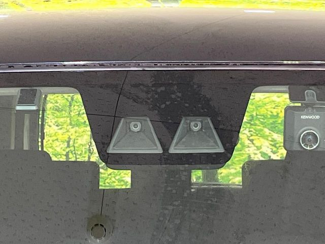 �y�X�}�[�g�A�V�X�g�z���s���ɑO���̎ԗ�����F�����A�Փ˂������Ȏ��͌x��ƃu���[�L�ŏՓˉ���Ɣ�Q�y�����A�V�X�g�B�����S�Ƀh���C�u�����y���݂��������܂��B