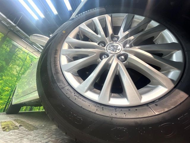 �y����16�C���`�A���~�z�C�[���z�O�ςɃ}�b�`���������A���~�z�C�[���𑕒����Ă���܂��B�e��ЊO�A���~�z�C�[����A�X�^�b�h���X�^�C�����戵�����Ă���܂��B���񂲑��k����������