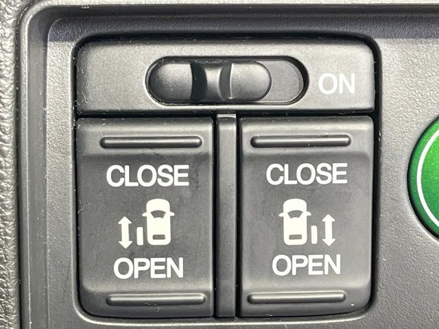 �y�����p���[�X���C�h�h�A�z�X�}�[�g�L�[��^�]�Ȃ̃X�C�b�`�Ō�ȗ����X���C�h�h�A�̊J���\���d��������͂����ăh�A���J����K�v�������A�����Ȃ��q�l�ł��ȒP�ɊJ���߂ł����K�ł���