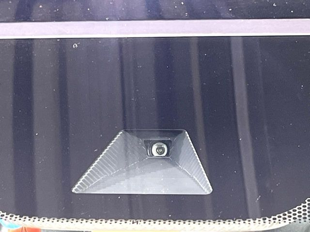 �y�z���_�Z���V���O�z���s���ɑO���̎ԗ�����F�����A�Փ˂������Ȏ��͌x��ƃu���[�L�ŏՓˉ���Ɣ�Q�y�����A�V�X�g�B�����S�Ƀh���C�u�����y���݂��������܂��B