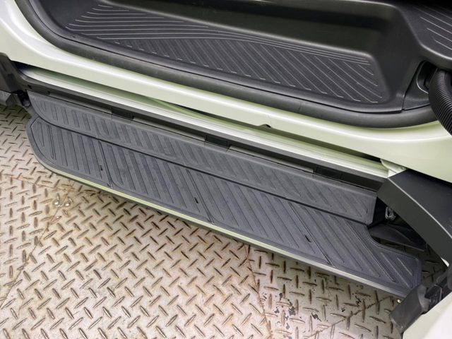 ���[�J�[�I�v�V�����́y���j�o�[�T���X�e�b�v�z�𑕔��B�X���C�h�h�A�ƘA�������X�e�b�v�ɂ��A�����Ȃ��q�l�̏��~�肪���Ղ��Ȃ�܂���