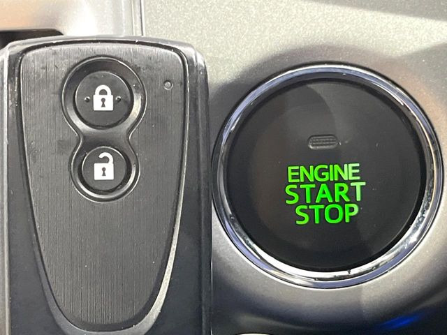 �y�L�[�t���[�V�X�e���z�J�o����|�P�b�g�ɓ��ꂽ�܂܂ł��h�A�̎{���E�������\�ȃX�}�[�g�L�[�𑕔��B�G���W���̃I���E�I�t�����J�M�����o���K�v����������Ƃ��Ă��֗��ł���