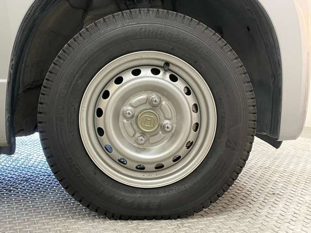 �C���f�B�I�x�R�ł͗l�X�ȃ��[�J�[�̃^�C���A�A���~�z�C�[������舵���Ă���܂�!�������X�^�b�h���X�^�C�����i���ł��񋟉\!!