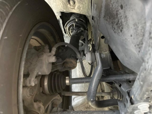 お車を安心してお乗りいただく為には、足回りの定期点検が欠かせません。サービスサポート(有償保証)では無料点検もご提供しており、安心のカーライフをお過ごしいただけるサポート体制が整っています。