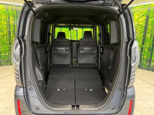 普段のお買い物や通勤、送迎等に十分な荷室スペースを確保しております。セカンドシートを倒すと、大きな荷物の積載も可能です♪