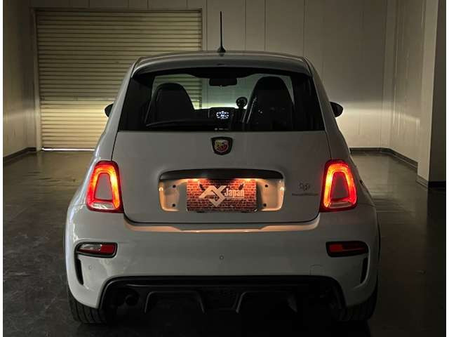 全てのお車が屋内にあるわけでは御座いませんので、来店前に事前連絡をお願い致します。