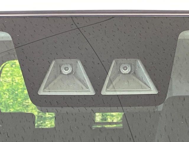 �y�X�}�[�g�A�V�X�g�z���s���ɑO���̎ԗ�����F�����A�Փ˂������Ȏ��͌x��ƃu���[�L�ŏՓˉ���Ɣ�Q�y�����A�V�X�g�B�����S�Ƀh���C�u�����y���݂��������܂��B