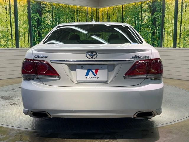 安心の最長10年・走行無制限保証(有償)をご用意。保証内容も充実はもちろん、無料点検&オイル交換や、年中無休の全国・24時間ロードサービスも付帯されておりますのでご安心下さい。