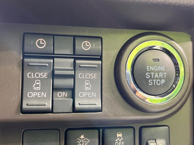 【両側パワースライドドア】スマートキーや運転席のスイッチで後席両側スライドドアの開閉が可能♪電動だから力を入れてドアを開ける必要が無く、小さなお子様でも簡単に開け閉めでき快適です♪