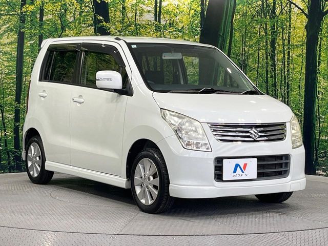 高透明度のガラス皮膜で撥水はもちろん、上質なツヤ・光沢を実現。紫外線や酸性雨から大切な愛車を保護し、色あせ・劣化を防止。「弾スプラッシュコート」、「弾プリミッサコート」からお選びいただけます。☆全国の