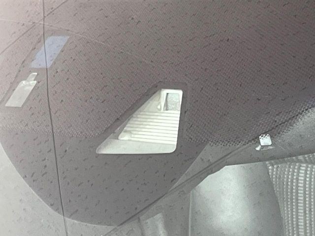 【ホンダセンシング】走行中に前方の車両等を認識し、衝突しそうな時は警報とブレーキで衝突回避と被害軽減をアシスト。より安全にドライブをお楽しみいただけます。