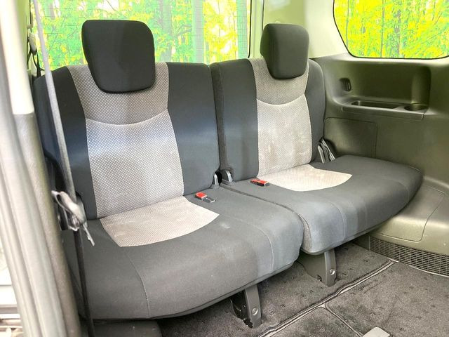 3列目シートはもちろん状態良好☆大人でもゆったりと座って頂けますので、大人数でのお出かけもラクラクです♪ご家族で、気の知れた仲間で、ドライブに行くのが楽しみですね♪