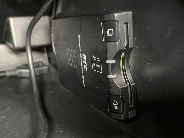 【ETC】高速道路の料金所をストレスなく通過!話題のスポットやサービスエリアに多い「スマートIC」利用時は必須のアイテムです。当店でセットアップを実施、ご納車当日からすぐにご利用いただけます!