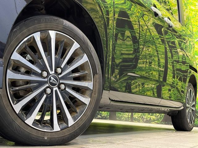 �y����15�C���`�A���~�z�C�[���z�O�ςɃ}�b�`���������A���~�z�C�[���𑕒����Ă���܂��B�e��ЊO�A���~�z�C�[����A�X�^�b�h���X�^�C�����戵�����Ă���܂��B���񂲑��k����������