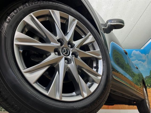 �y����19�C���`�A���~�z�C�[���z�O�ςɃ}�b�`���������A���~�z�C�[���𑕒����Ă���܂��B�e��ЊO�A���~�z�C�[����A�X�^�b�h���X�^�C�����戵�����Ă���܂��B���񂲑��k����������