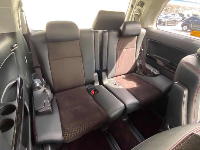 3列目シートはもちろん状態良好☆大人でもゆったりと座って頂けますので、大人数でのお出かけもラクラクです♪ご家族で、気の知れた仲間で、ドライブに行くのが楽しみですね♪