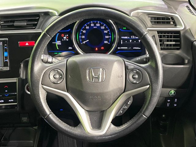 �y�X�e�A�����O�X�C�b�`�z�^�]���A�O������ڐ������炷���ƂȂ��A�I�[�f�B�I���̑��삪�\�ȕ֗��@�\!���S&���K�ȃh���C�u�����o���Ă���܂���