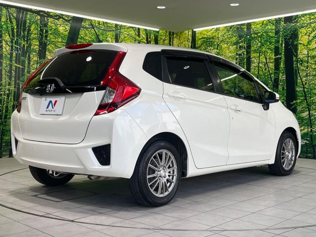 ☆全国のネクステージからお取り寄せが可能※!遠方の店舗に展示してあるクルマが気になる場合も、最寄りの店舗でご覧いただくことが可能です!是非私たちに要望をお聞かせください!※別途費用