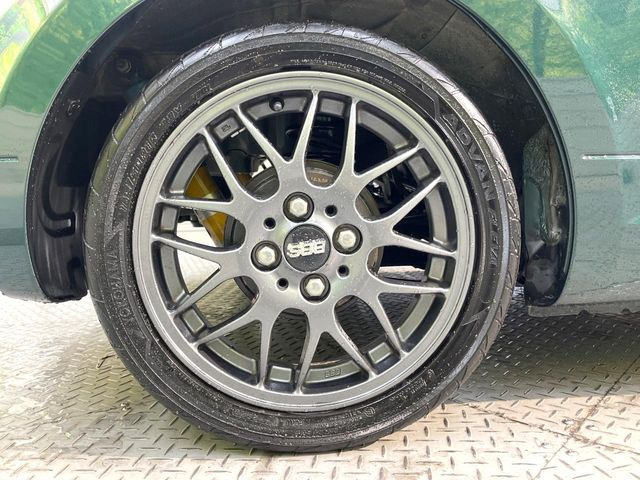 【BBS製15インチアルミホイール】大人気メーカーのホイールを装備♪軽量・高硬度のアルミホイールは、ハンドリング・加速など、走りの質を向上してくれます♪