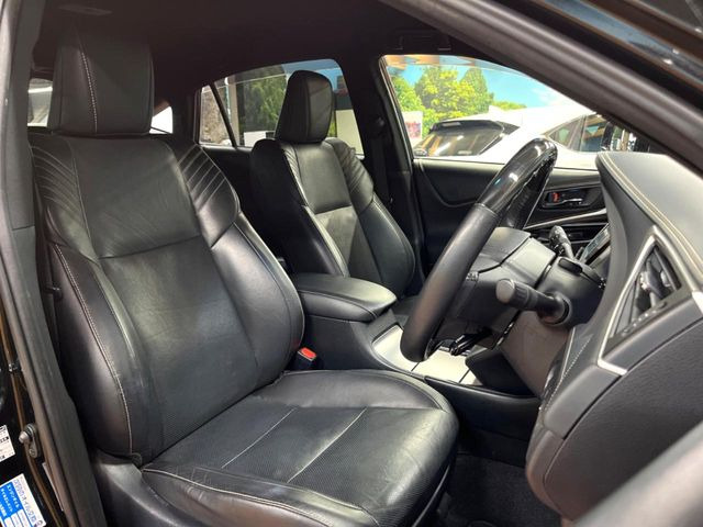 運転席シート廻りは使用感も少なく、良好な状態となっています。丁寧に使われていたことがよくわかりますね。