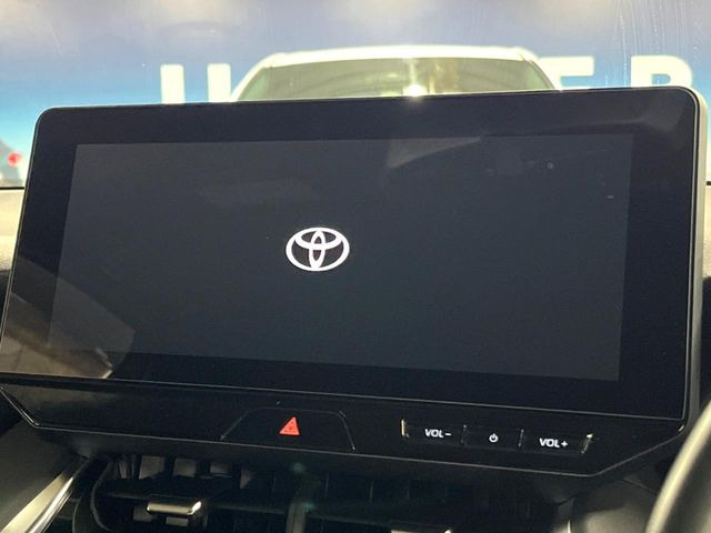 【12.3インチディスプレイオーディオ】スマートフォンと連携が可能な大画面ディスプレイオーディオです。スマートフォンのナビ機能を使用したり、Bluetooth接続で音楽もお楽しみいただけます!