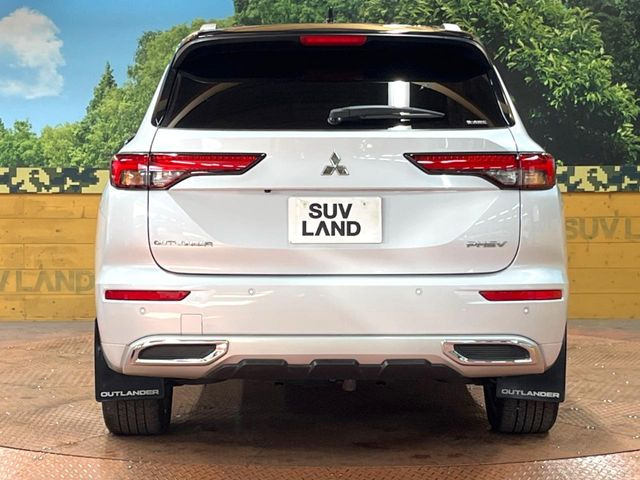 安心の最長10年・走行無制限保証(有償)をご用意。保証内容も充実はもちろん、無料点検&オイル交換や、年中無休の全国・24時間ロードサービスも付帯されておりますのでご安心下さい。