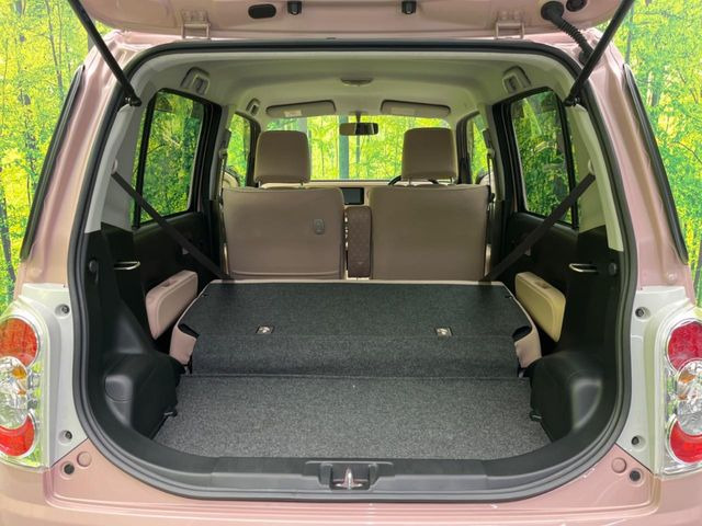 ���i�̂���������ʋ΁A���}���ɏ\���ȉ׎��X�y�[�X���m�ۂ��Ă���܂��B�Z�J���h�V�[�g��|���ƁA�傫�ȉו��̐ύڂ��\�ł���