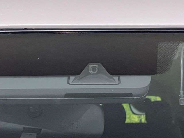 �y�g���^�Z�[�t�e�B�Z���X�z���s���ɑO���̎ԗ�����F�����A�Փ˂������Ȏ��͌x��ƃu���[�L�ŏՓˉ���Ɣ�Q�y�����A�V�X�g�B�����S�Ƀh���C�u�����y���݂��������܂��B