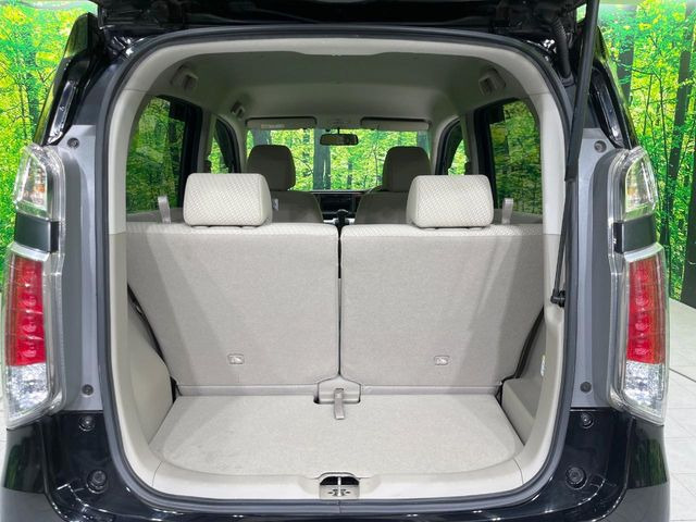 ���i�̂���������ʋ΁A���}���ɏ\���ȉ׎��X�y�[�X���m�ۂ��Ă���܂��B�Z�J���h�V�[�g��|���ƁA�傫�ȉו��̐ύڂ��\�ł���