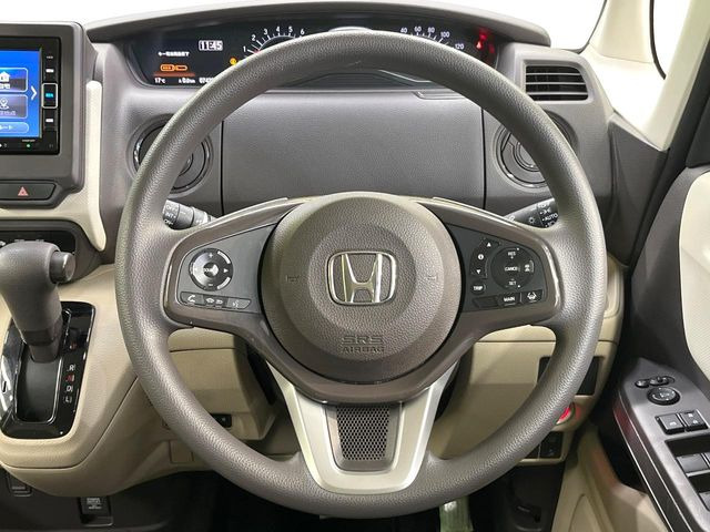 ステアリングも使用感が少なく、きれいな状態となっております♪