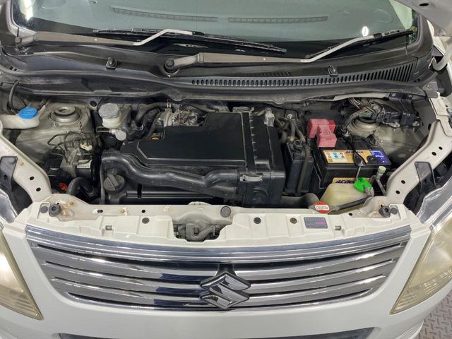 親切・丁寧な専門メカニックスタッフが応対!・車検・点検整備・事故等の修理などアフターサービスも安心。お車のカスタマイズもネクステージのサービススタッフまでご相談ください!