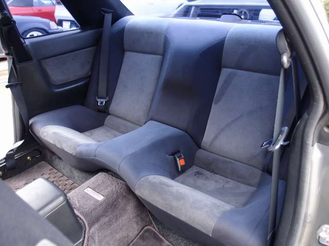 過去分解整備記録簿16枚!整備納品書15枚揃った整備されえ32GTRの入庫!外装色はオリジナルグレーに塗装され修復歴は無!TEIN車高調、プロドライブGC-05F18AWなど多数の高額パーツを装備