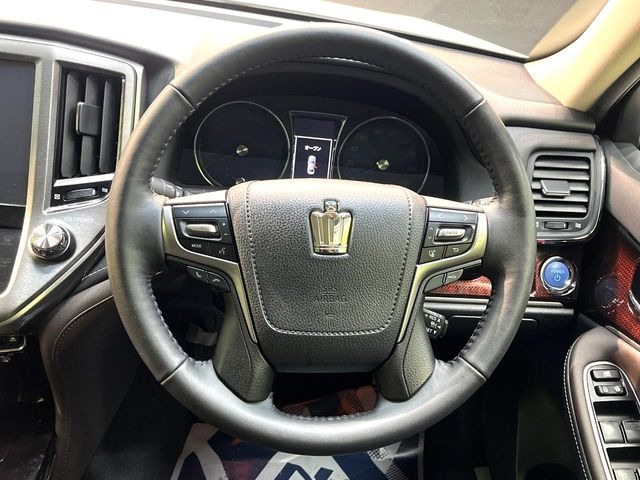 �y�����v�����X�e�A�����O�z�㎿�Ȋv���g�p���邱�ƂŁA��ɂ����������݂ƂĂ��^�]���₷���n���h���ł���