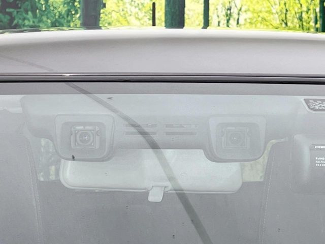 【スズキ セーフティサポート】走行中に前方の車両等を認識し、衝突しそうな時は警報とブレーキで衝突回避と被害軽減をアシスト。より安全にドライブをお楽しみいただけます。