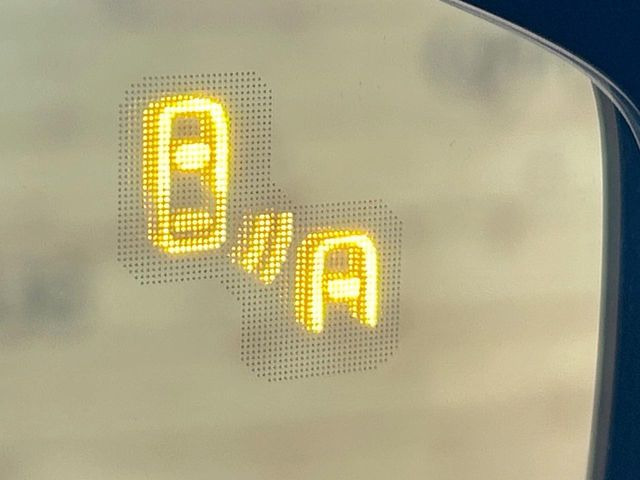 �y�u���C���h�X�|�b�g���j�^�����O�z���s���A�h�A�~���[�̎��p�ɂȂ�₷���ӏ��Ɍ㑱�Ԃ��ڋ߂���ƃT�C�h�~���[�t�߂Ɍx����\���A�h���C�o�[�ɒ��ӊ��N�����Ă���܂��B