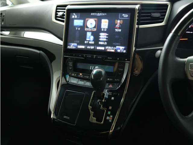 【大人気!ALPINE製BIG-X10インチナビ♪】大画面によりナビ情報も見易くDVD再生など迫力の有る映像も楽しめます!また、ブルートゥース接続など多彩な機能を取り揃えております!